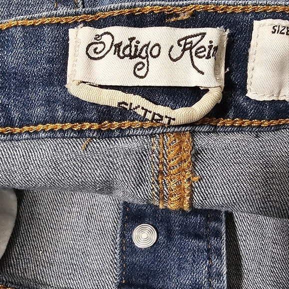 Indigo Rein | Button Down Medium Wash Denim Mini Skirt - Picture 7 of 7